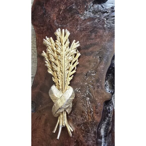 De Nicola Jewelry - De Nicola Brooch Wheat / Palm Bundle Brushed Gold Tone  Vintage Classic